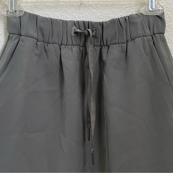 LULULEMON Athletica Gray Sage On The Fly Skirt Size 4 - Picture 7 of 16